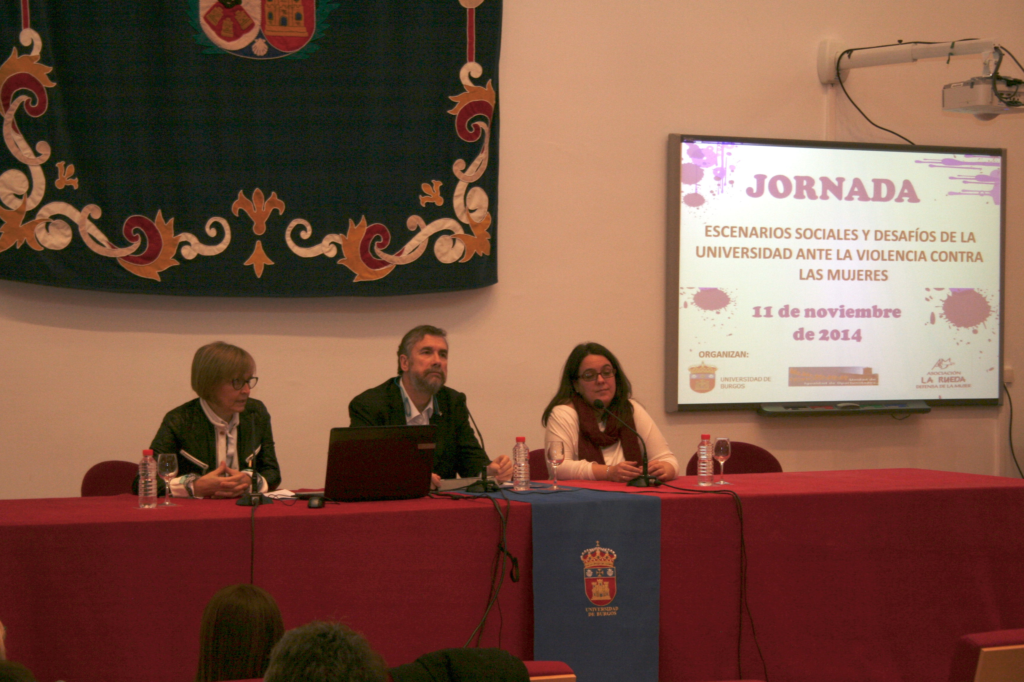 Manuel Pérez Mateos, vicerrector de Ordenación Académica y Calidad, Begoña Prieto, diretora de la Unidad de Igualdad de la UBU y