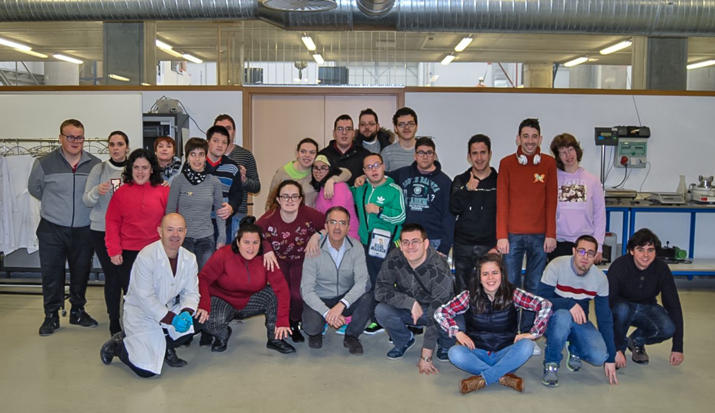 Estudiantes de Aspanias Burgos visitaron la Escuela Politécnica