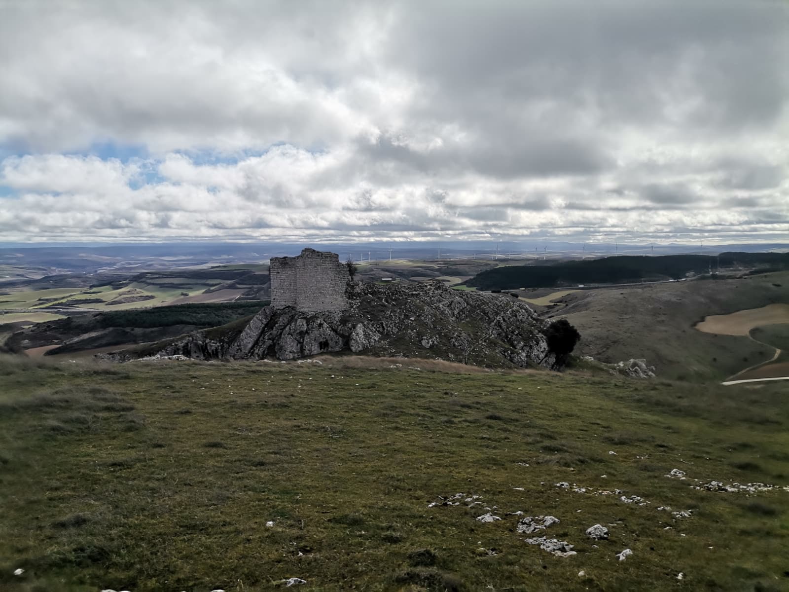 Castillo Monasterio de Rodilla