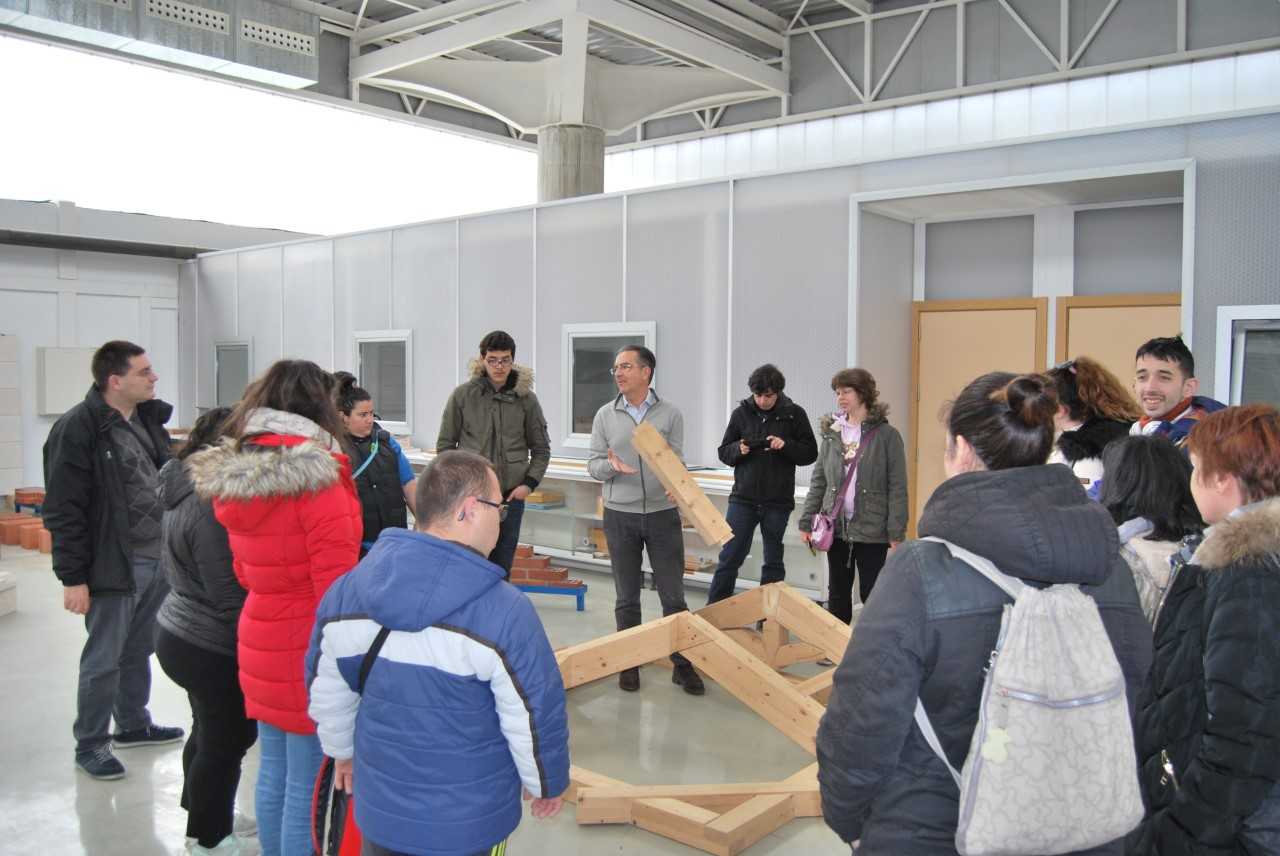 XV Semana Cultural de la Fundación ASPANIAS (Burgos). Las ciencias y los experimentos científicos