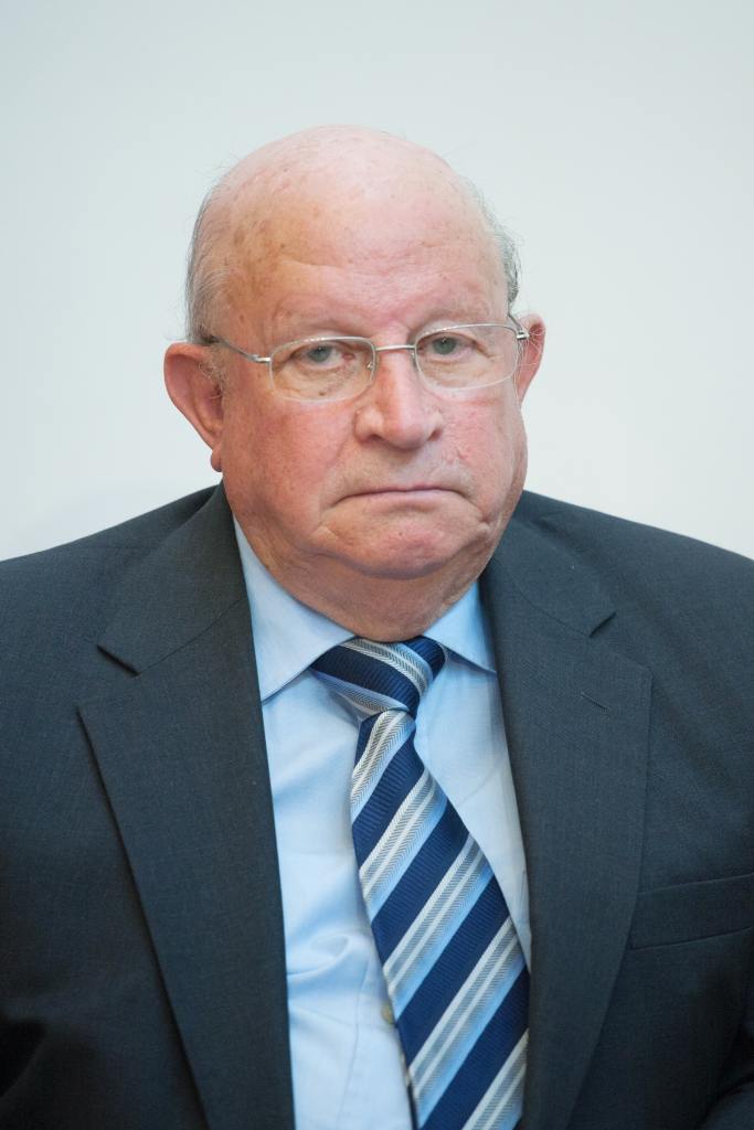 Emilio Miguel Amo. Vicepresidente de la Asociación Amigos de la Universidad de Burgos. Participó en la Mesa Redonda 20 años UBU