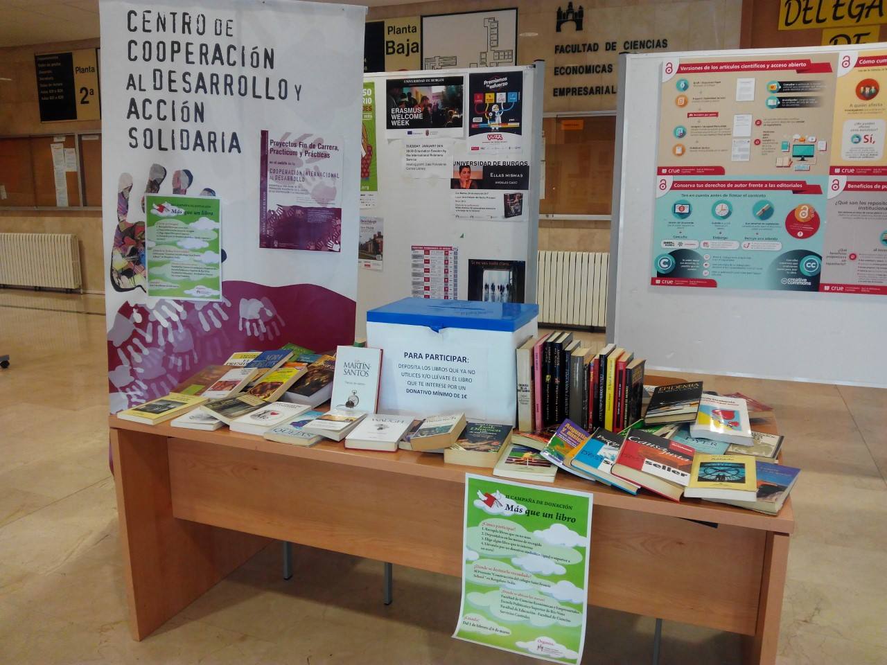 Mesa de donación en Facultad de Económicas