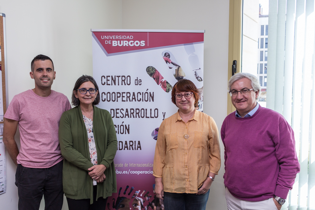 Manuel Sobejano junto a representantes de la UBU y PRONUSA antes de su salida a Honduras