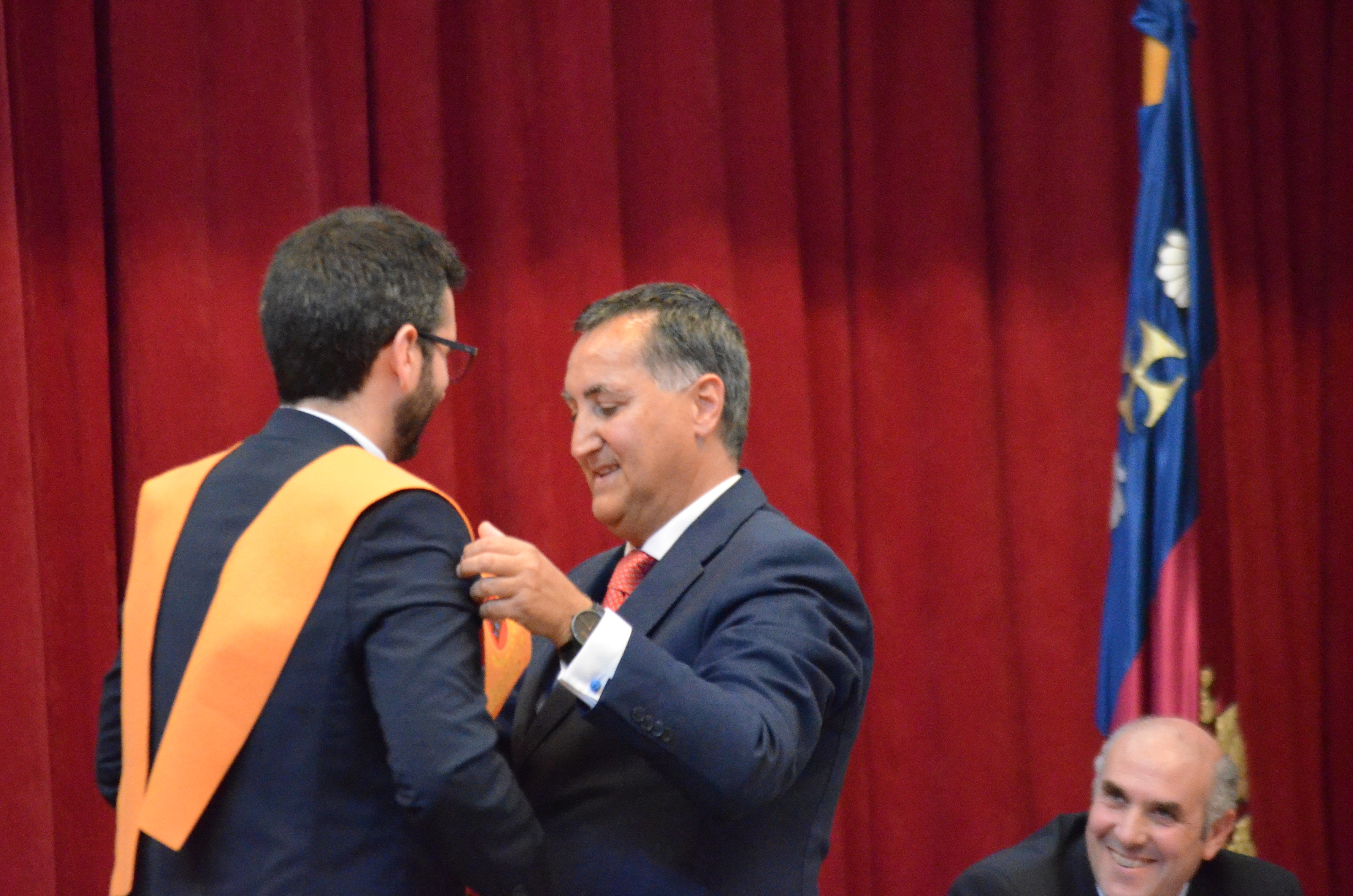 imposición de banda por el Decano