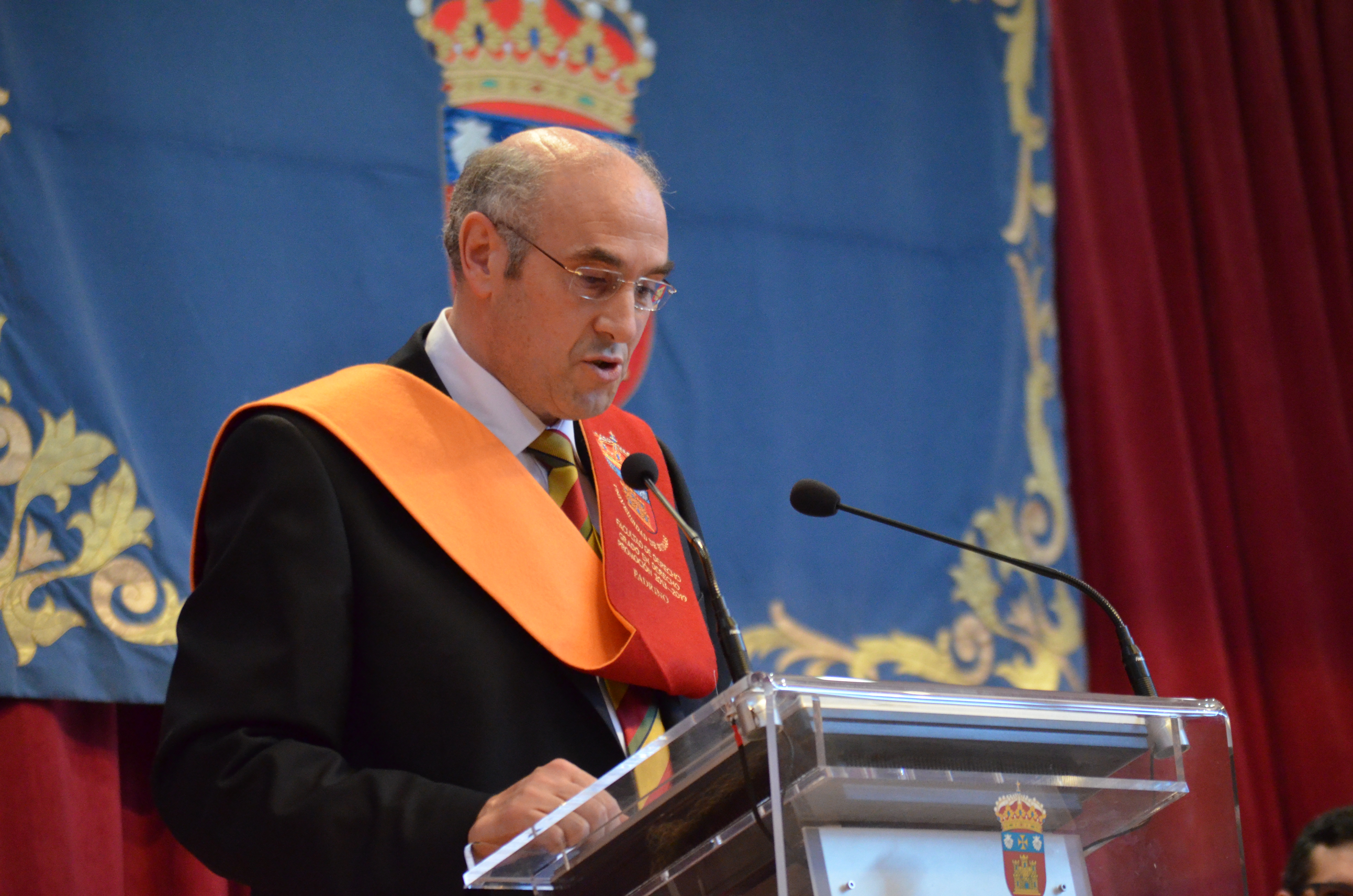 el padrino de Derecho y ADE