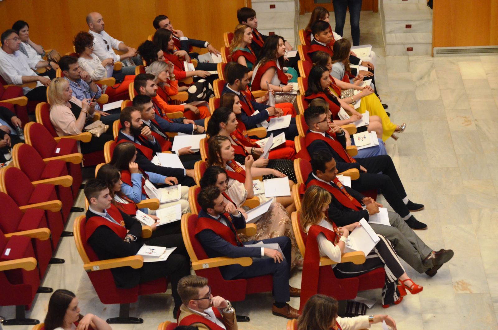 los estudiantes en la sala