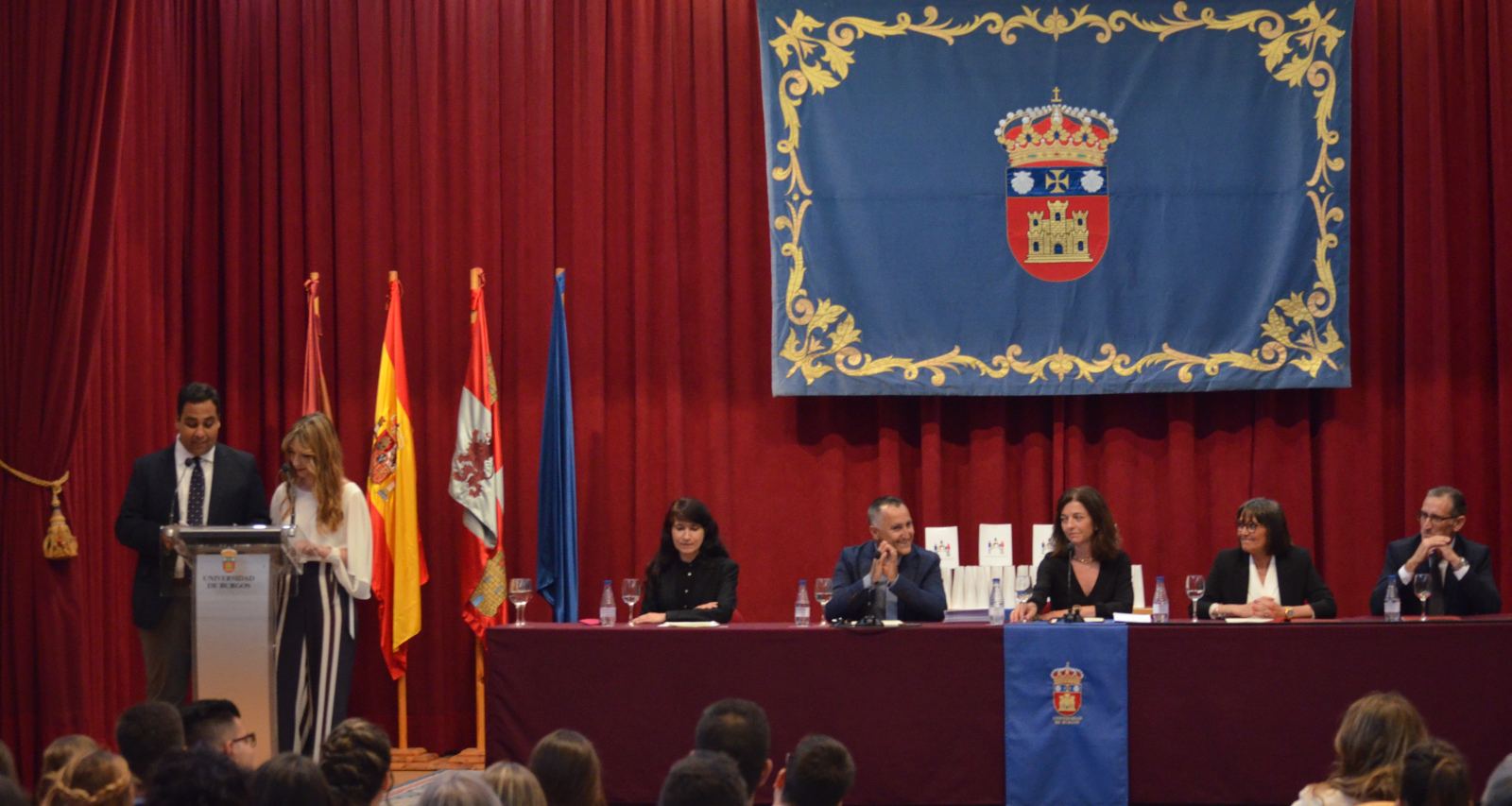 representantes de los estudiantes en el acto bis