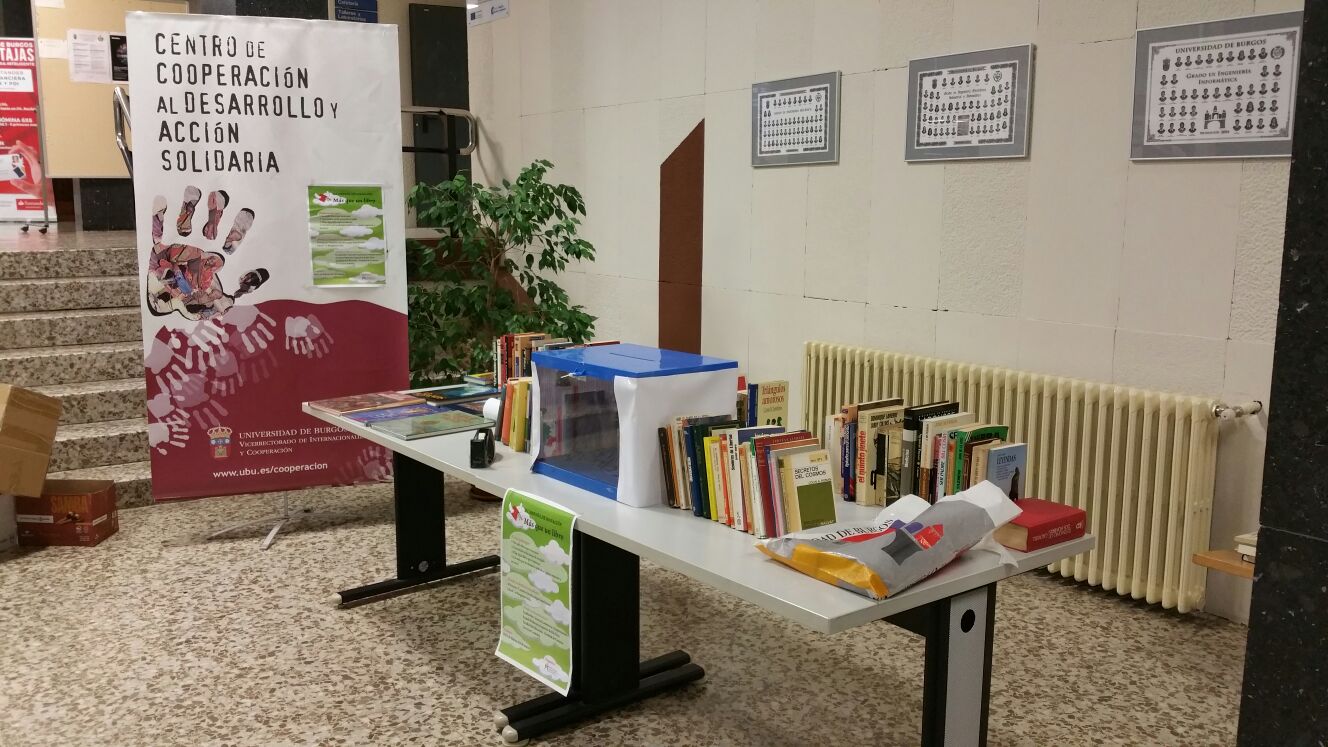 Mesa de donación en Politécnica Superior (Campus Río Vena)