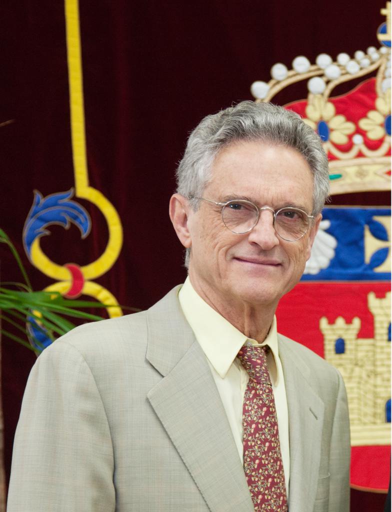 Luis Rojas Marcos. Psiquiatra. Investido Doctor Honoris Causa por la Universidad de Burgos