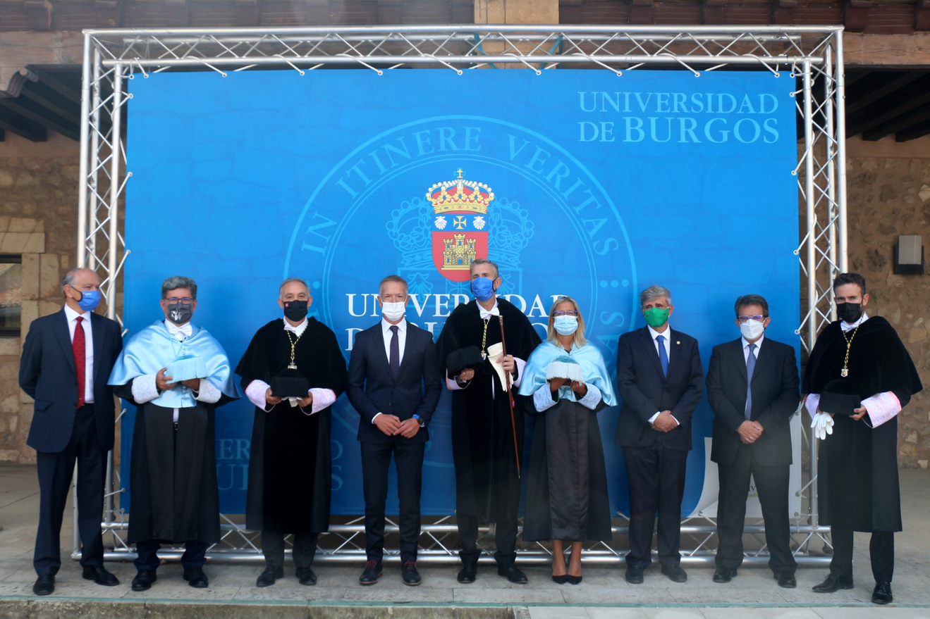 Los rectores de las Universidades de Castilla y León junto con el presidente del Senado en el Acto de Apertura de la UBU Los rectores de las Universidades de Castilla y León junto con el presidente del Senado en el Acto de Apertura de la UBU