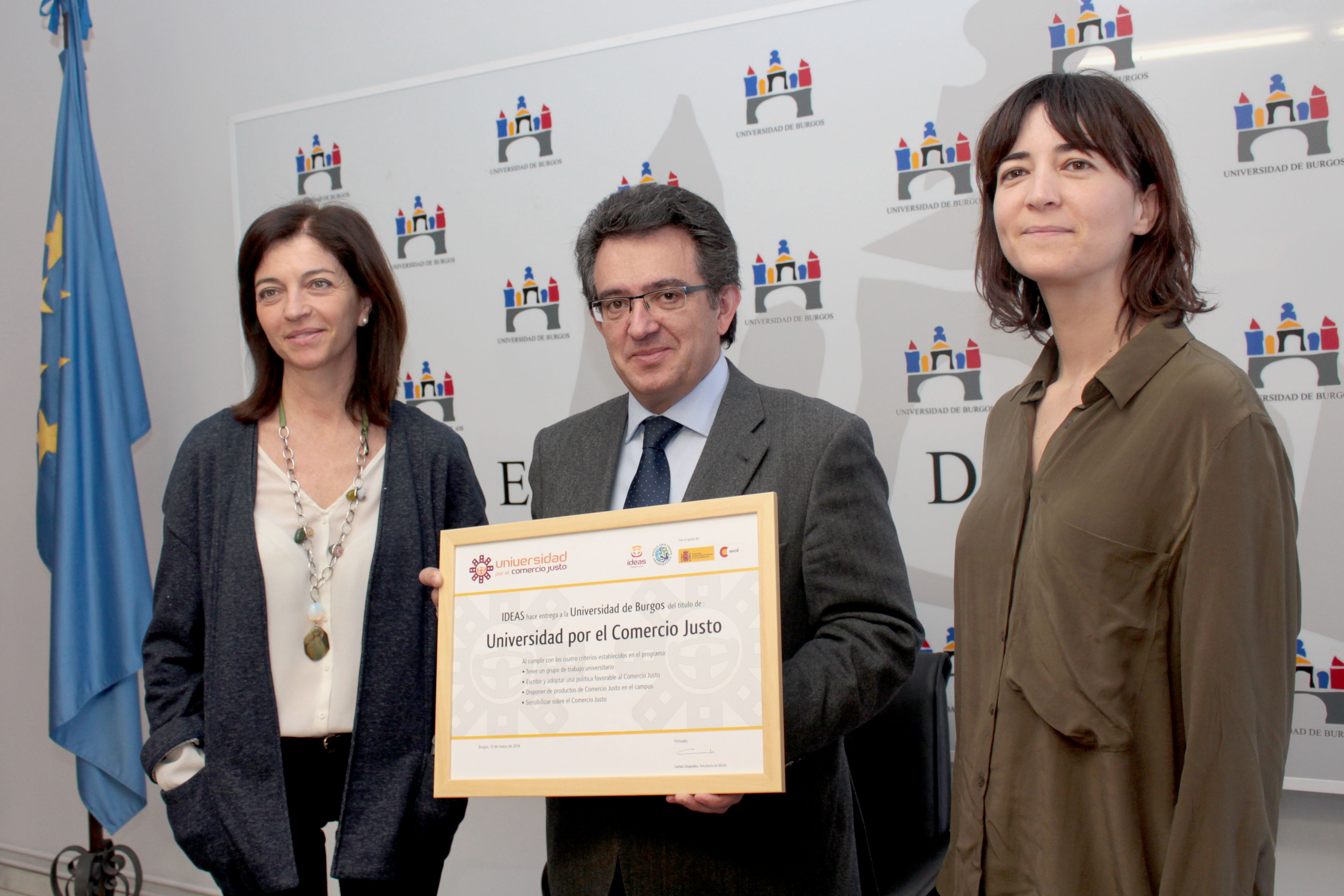  IDEAS entrega a la UBU el título de Universidad por el Comercio Justo