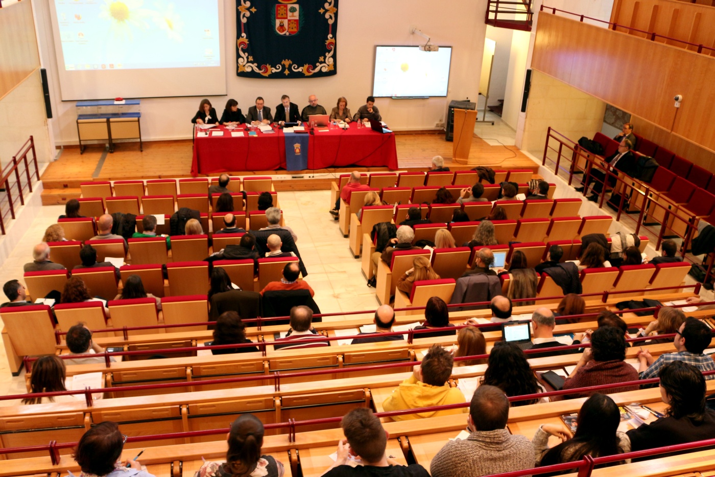 Ningún candidato a Defensor logró la mayoría