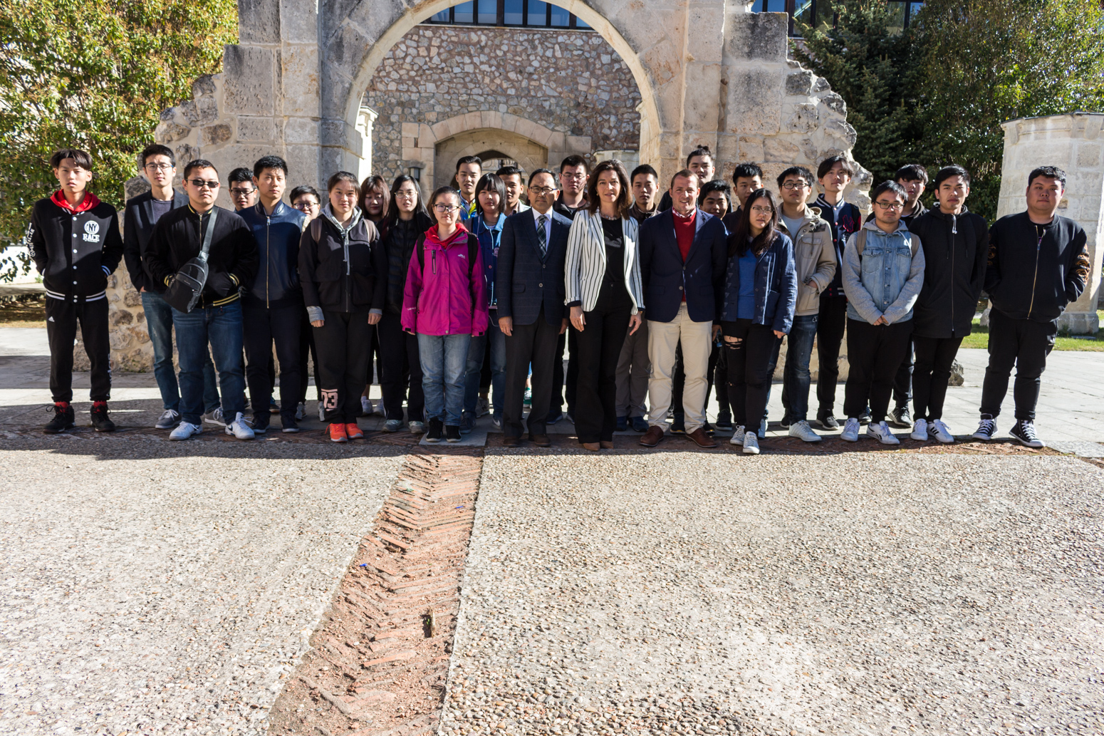 Estudiantes chinos de español visitan la UBU
