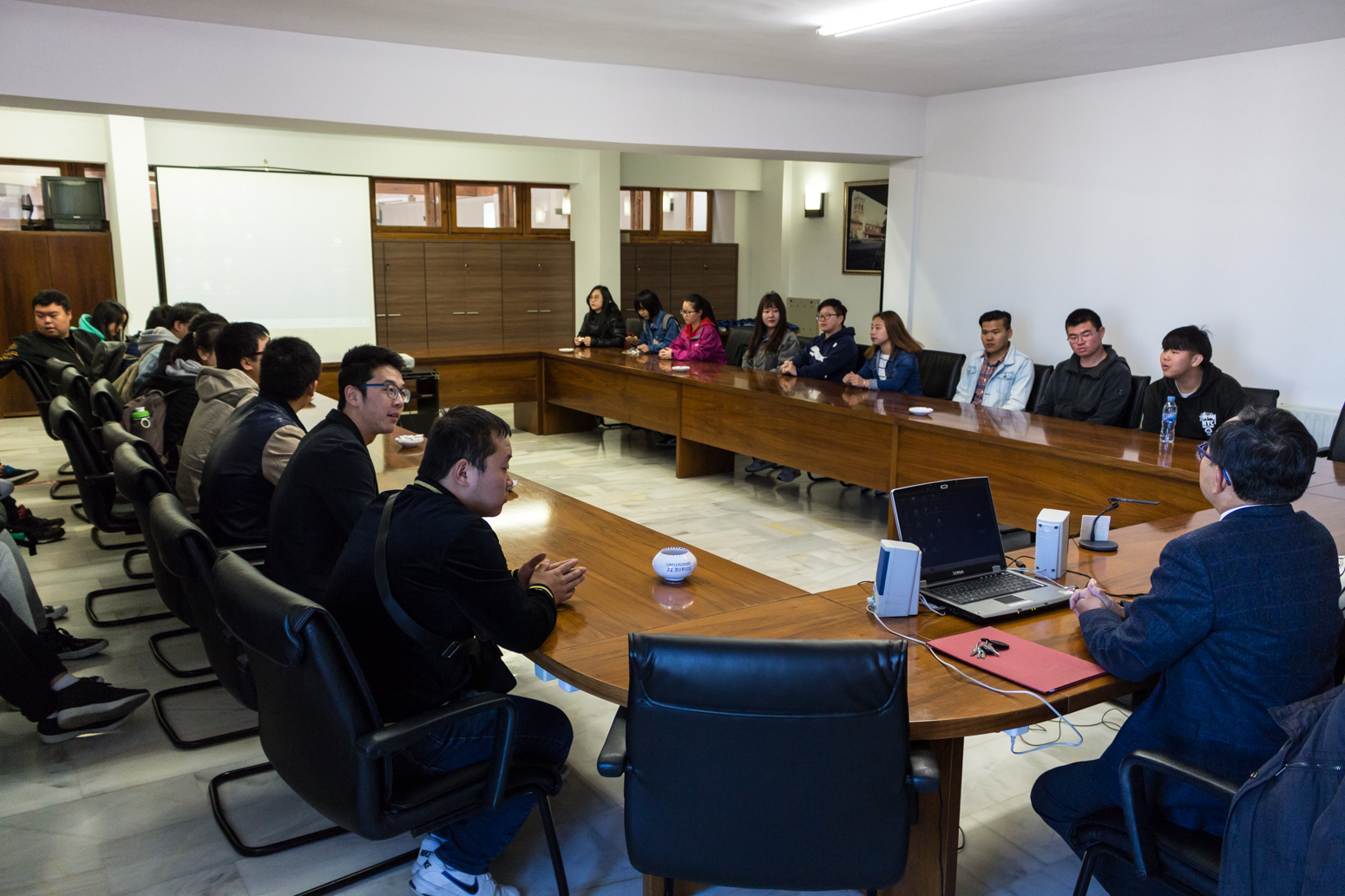Estudiantes chinos de español visitan la UBU