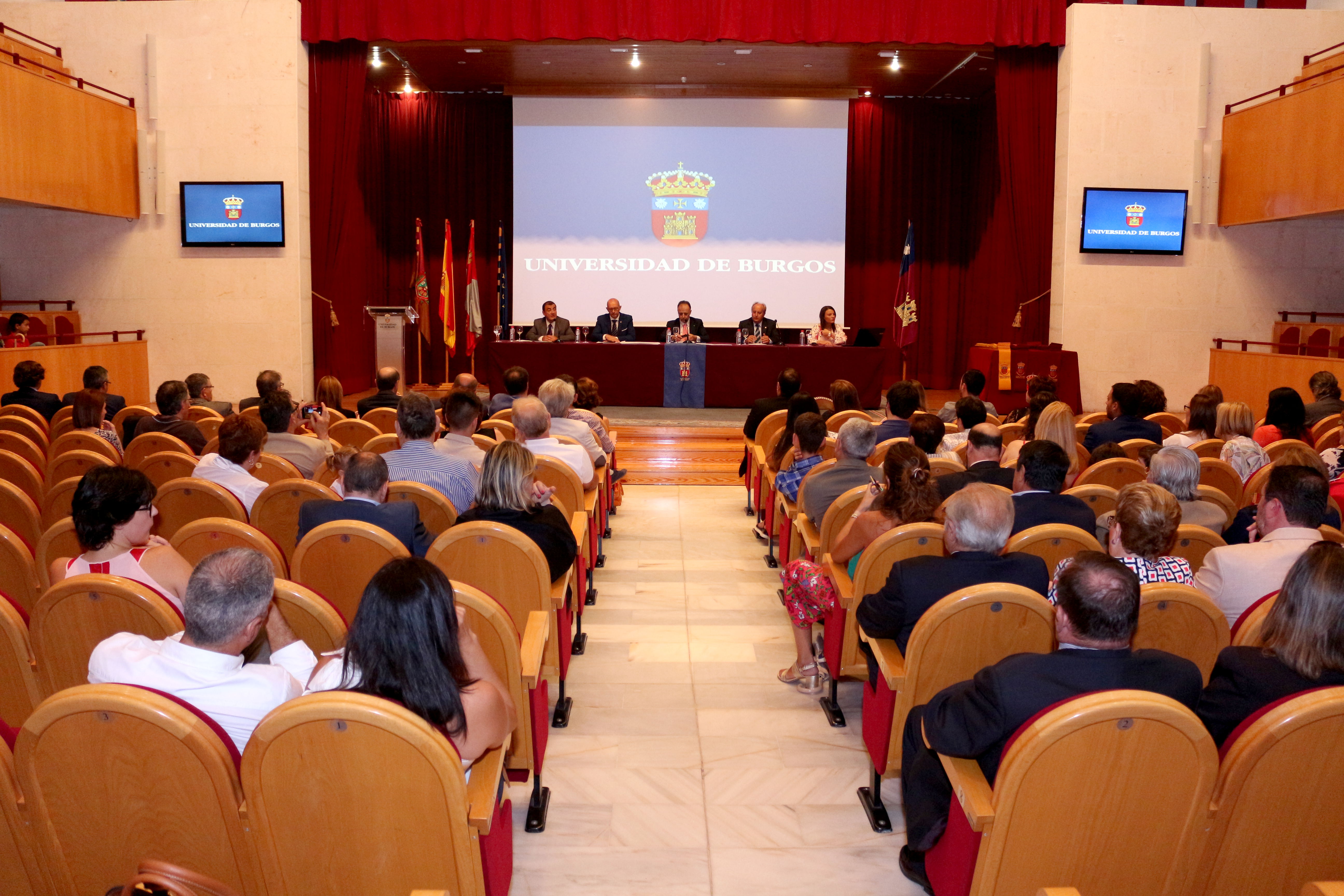 Graduación estudios inmobiliarios