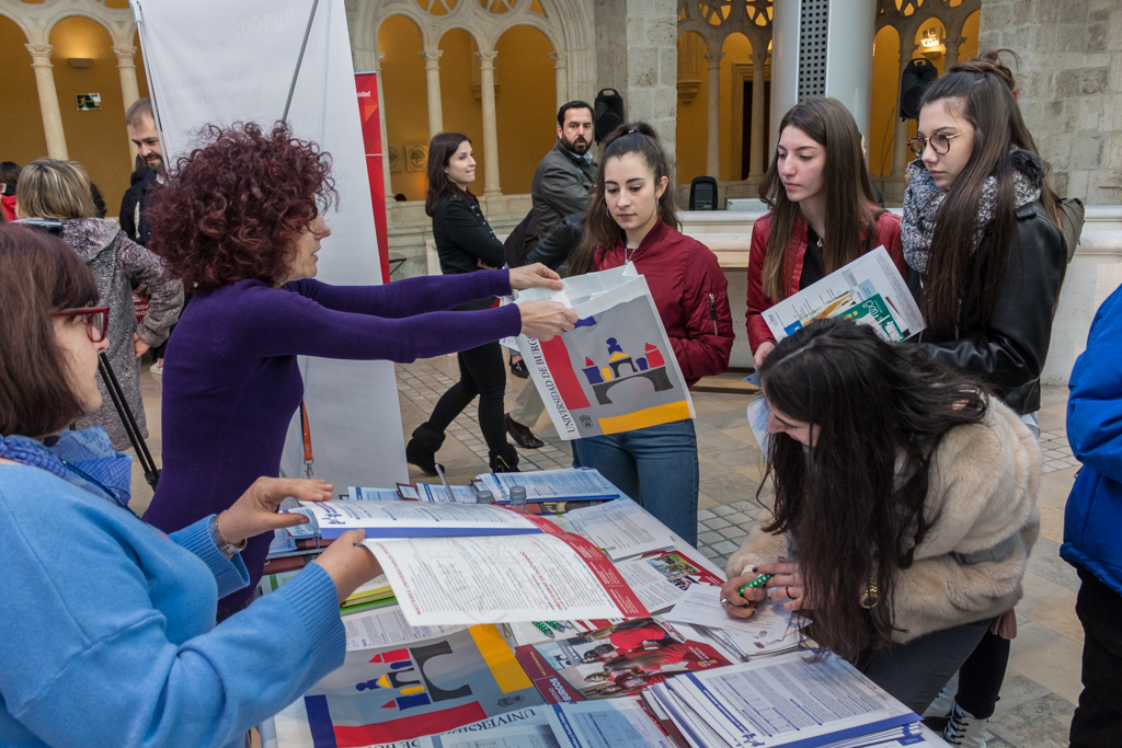 La UBU presenta su oferta académica en UNITOUR