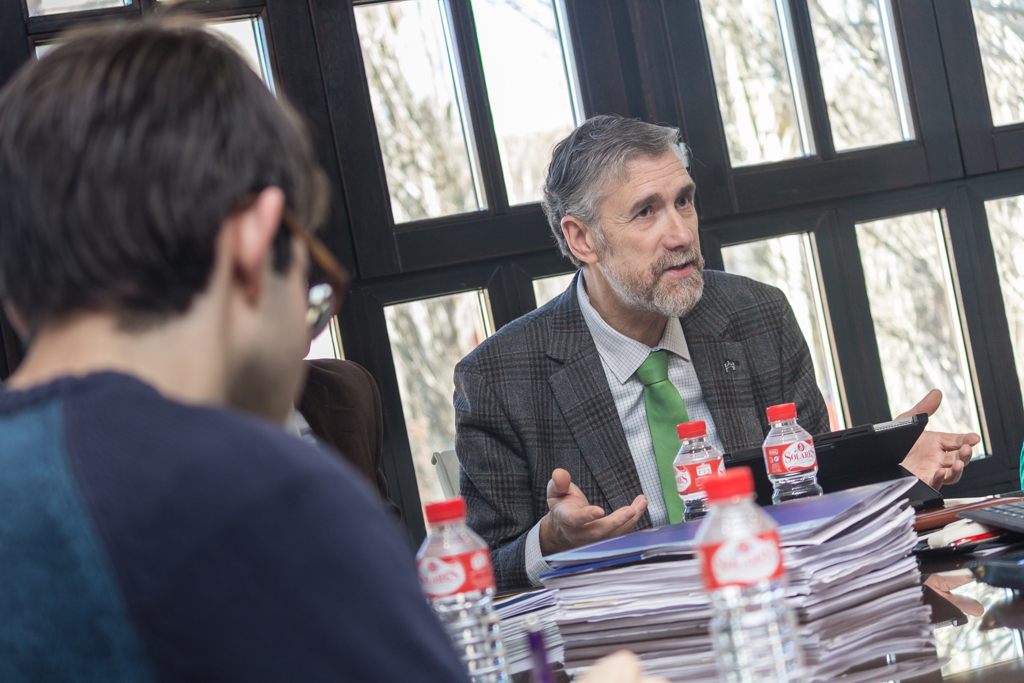 Reunión mesa dialogo alumnos