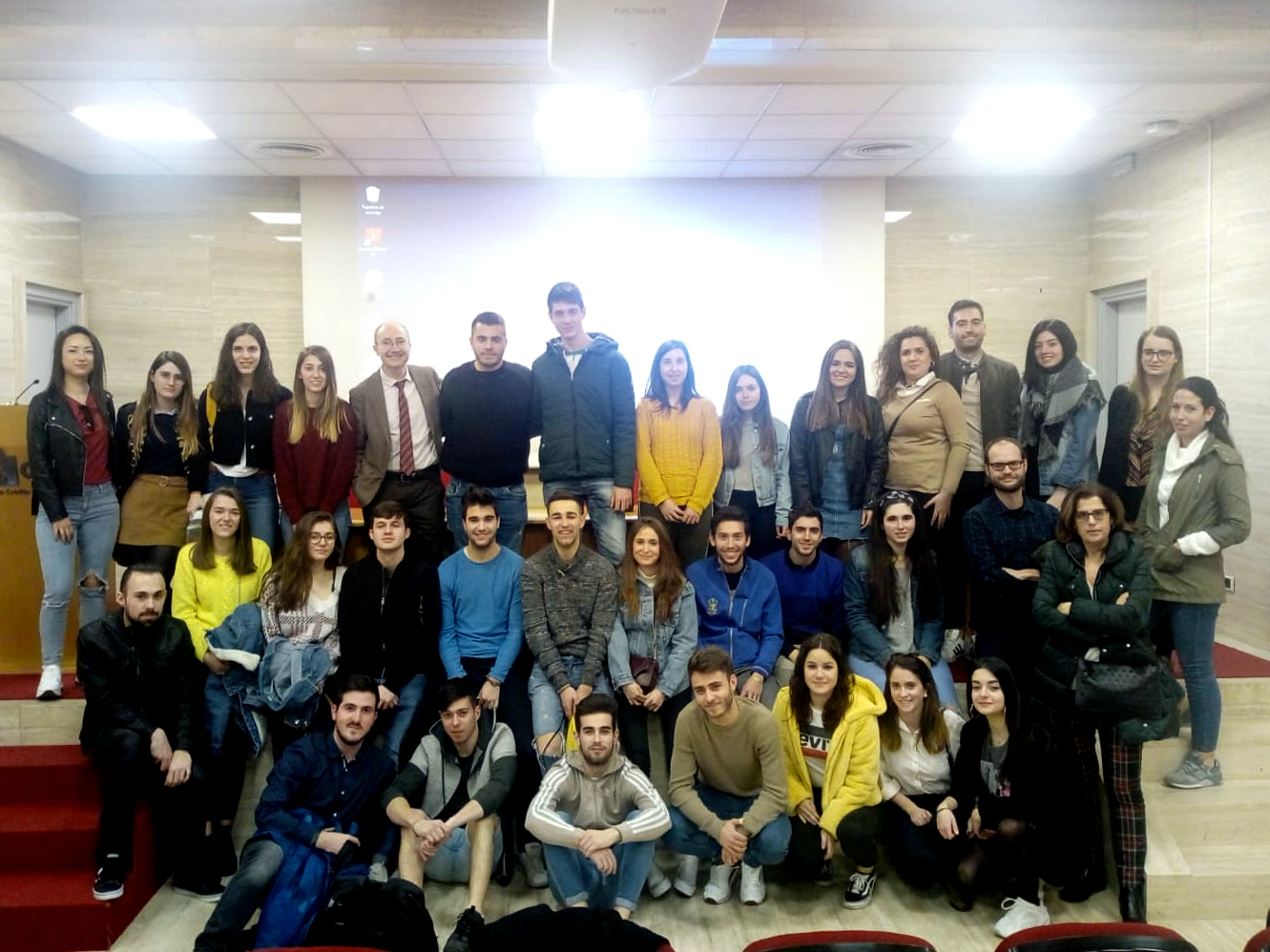 Estudiantes de FICO visitaron el Instituto de Crédito Oficial