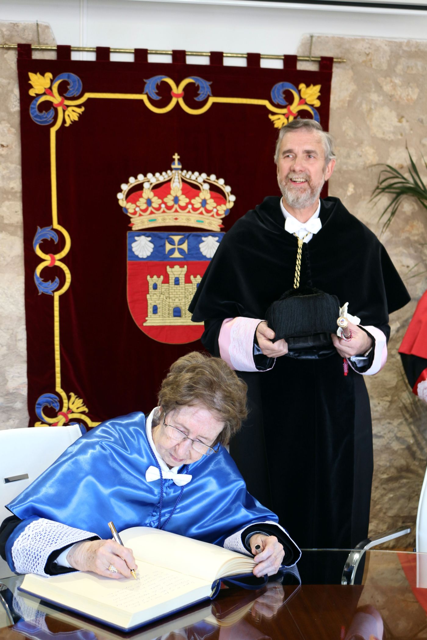 2019-03-01 Fiesta UBU - Día Doctor - Honoris Causa Margarita Salas 