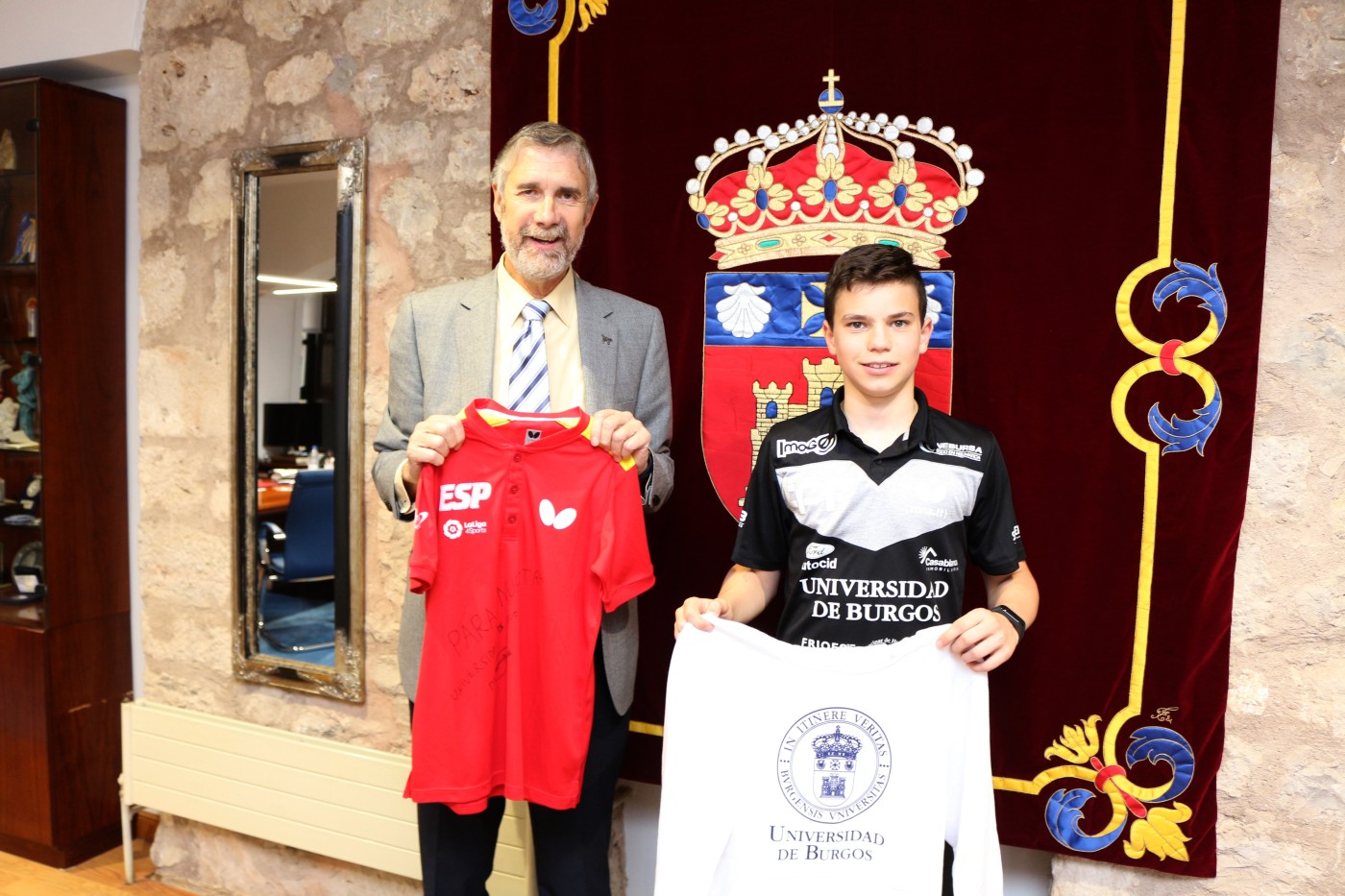 El joven palista Daniel Berzosa visitó al rector de la Universidad de Burgos