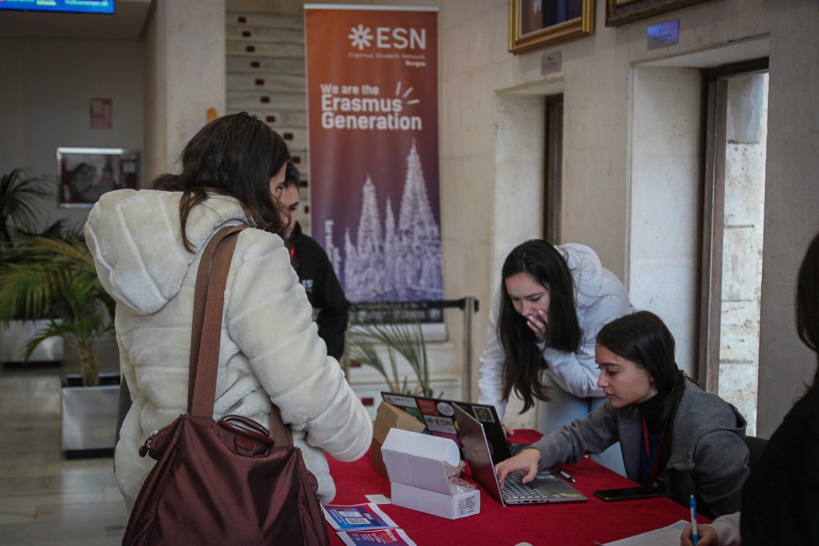 La Universidad de Burgos recibe a 309 estudiantes internacionales en el ...