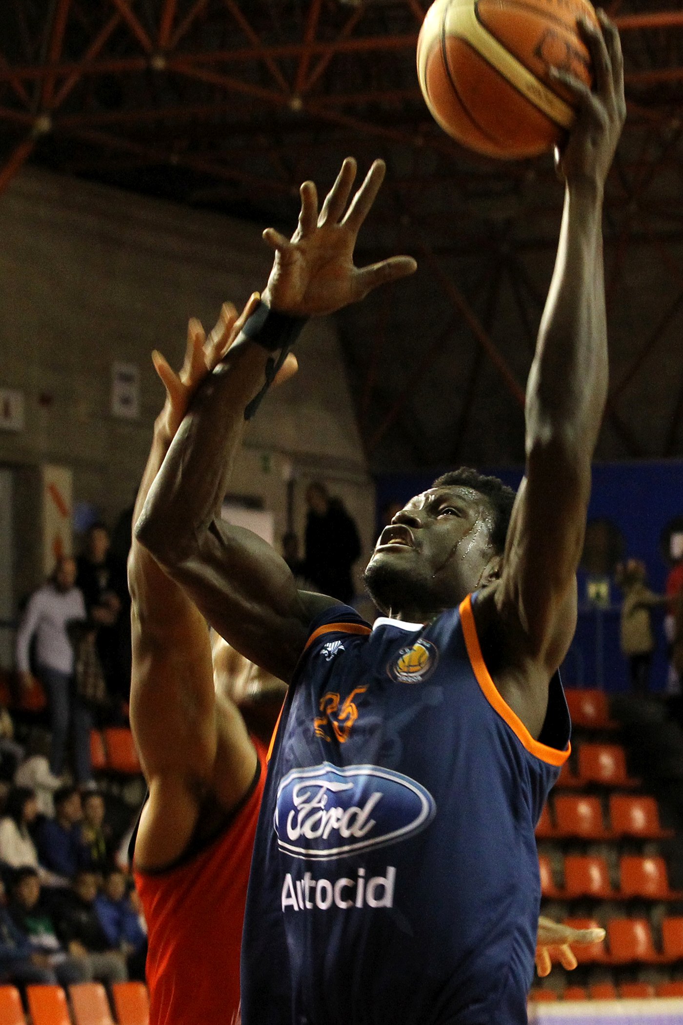 Sufrida victoria del UBU Tizona que no supo cerrar el partido (83-75)