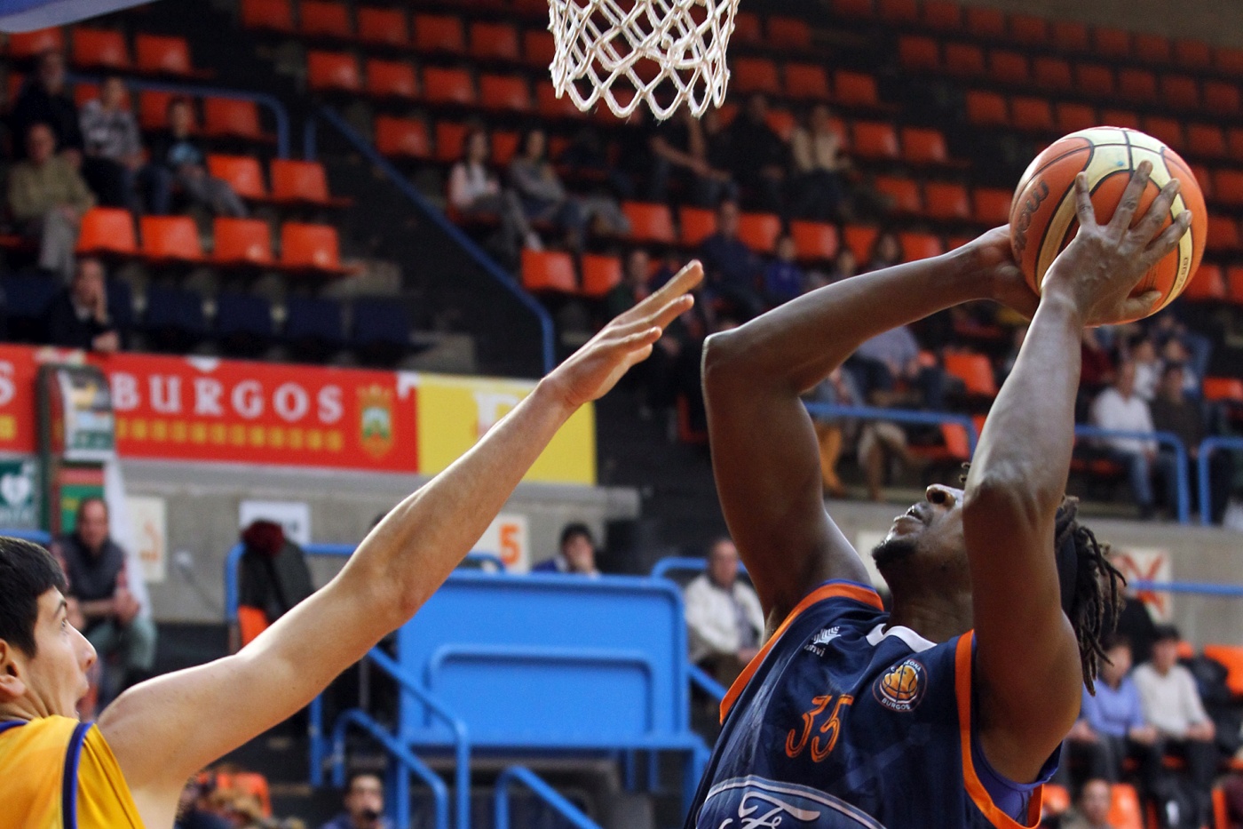 Baloncesto. Sufrida primera victoria del Play Off (UBU Tizona 89 - 88 Gran Canaria "B")