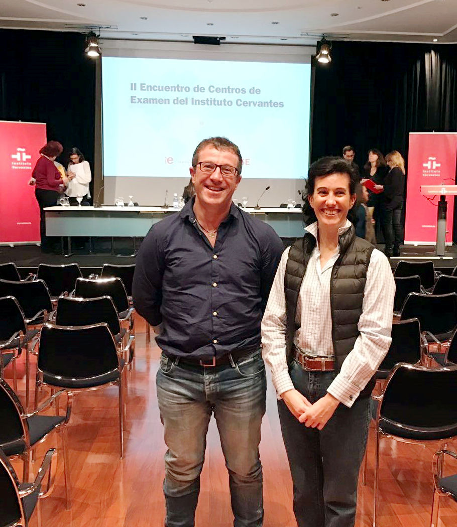 Encuentro DELE. Mª Pilar Alonso Abad, coordinadora de Cursos Internacionales y Jesús González Ortega, secretario