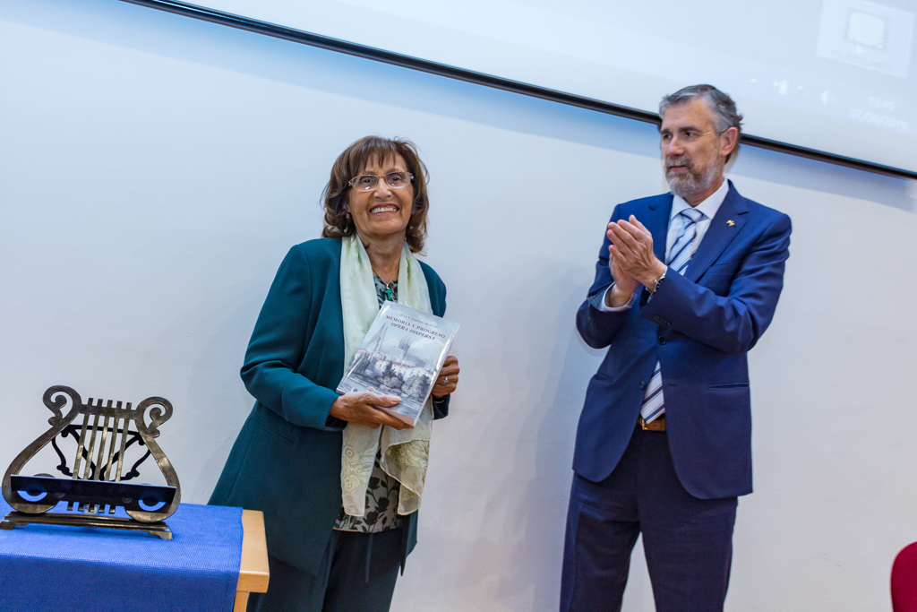 Homenaje a la profesora Lena S. Iglesias Rouco