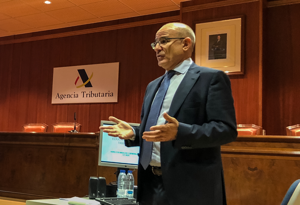  curso “Educación Cívico Tributaria”