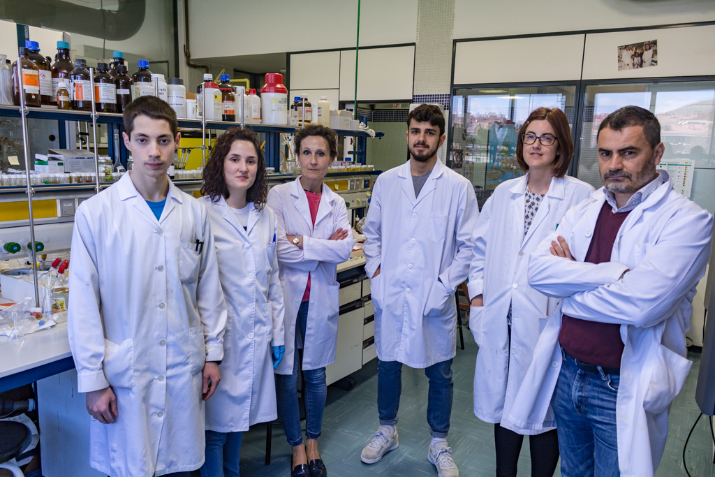 Grupo de Gustavo Espino, investigación fotocatalizador. UBU/Diego Herrera