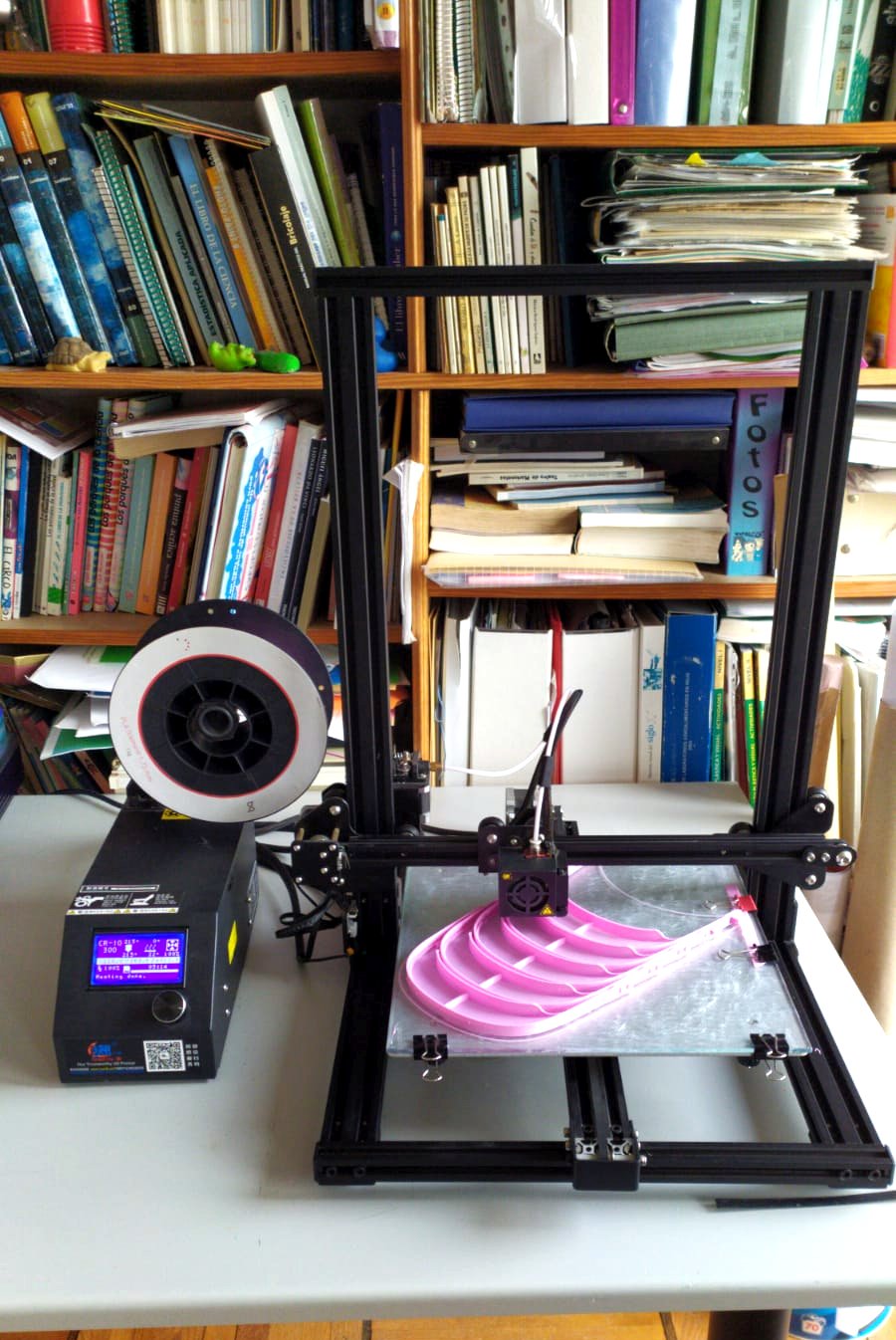 Decenas de impresoras 3D funcionando en Burgos para ayudar al sistema sanitario