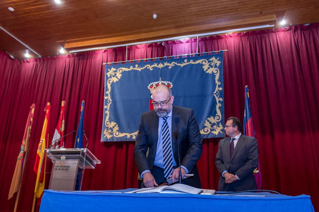 Toma posesión decanos de Educación y Humanidades y Comunicación