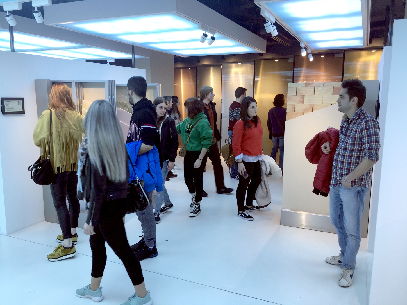 Alumnos de Arquitectura Técnica visitaron al centro de producción y la sede del de Grupo Saint-Gobain en Madrid