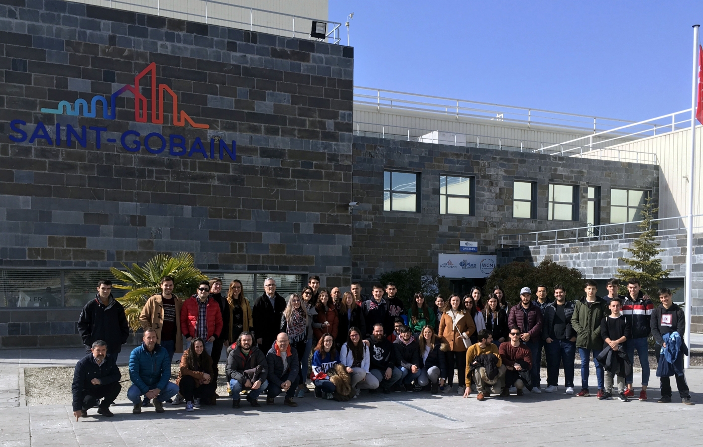 Alumnos de Arquitectura Técnica visitaron al centro de producción y la sede del de Grupo Saint-Gobain en Madrid