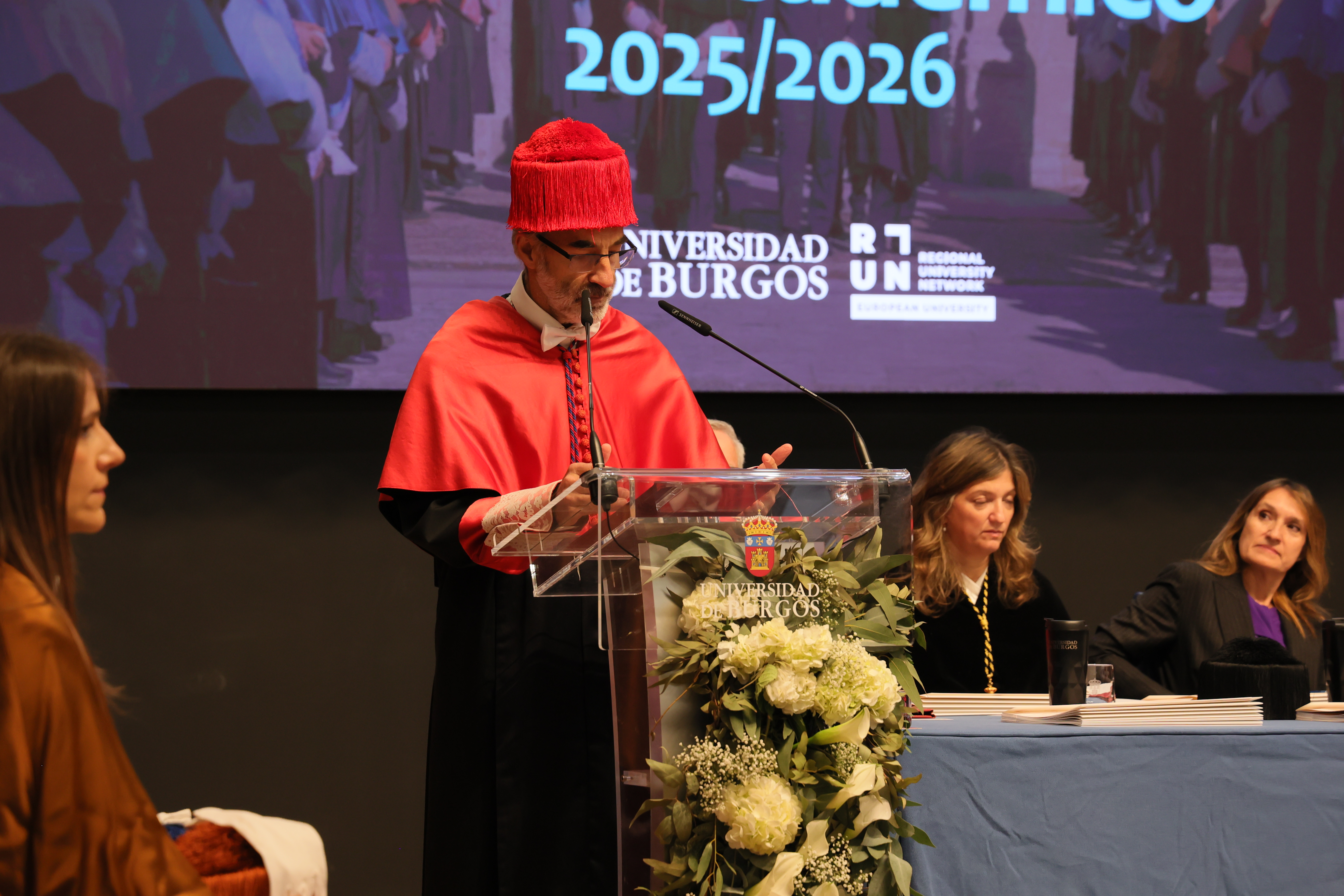 El Dr. José María Caballero Lozano imparte la Lección Inaugural