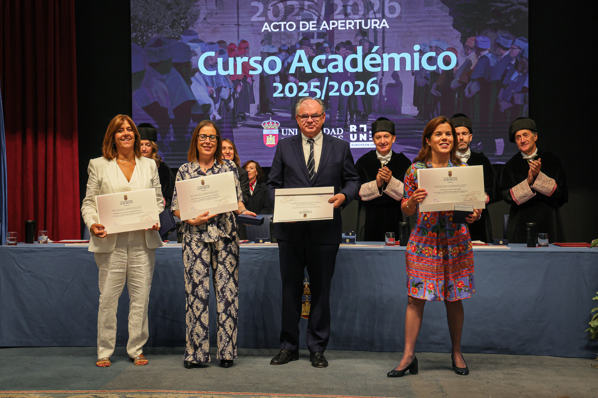 Dña. María Elena Huestamendía Regulez, Dña. María del Carmen Liquete Antolino, D. José Antonio López López y Dña. Raquel Reoyo Navarro