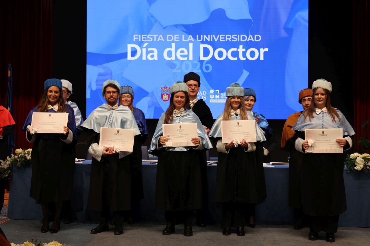 Dra. Lara Lubián, Dr. Pedro Alonso, Dra. Amanda Gutiérrez, Dra. Azahara Salazar y Dra. Marta Santamaría