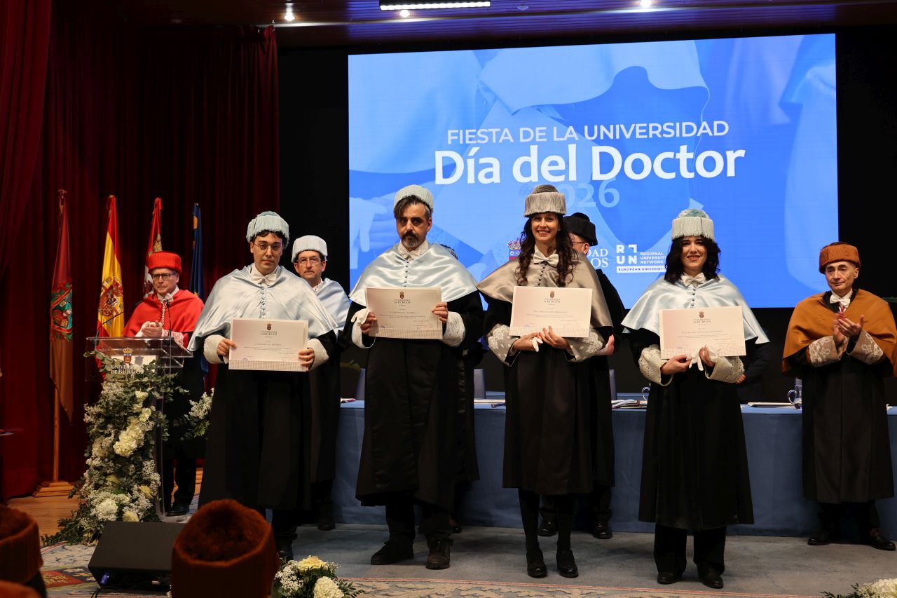 Dr. Howard Gil, Dr. Carlos Sanza, Dra. Miriam López y Dra. Beatriz Mediavilla