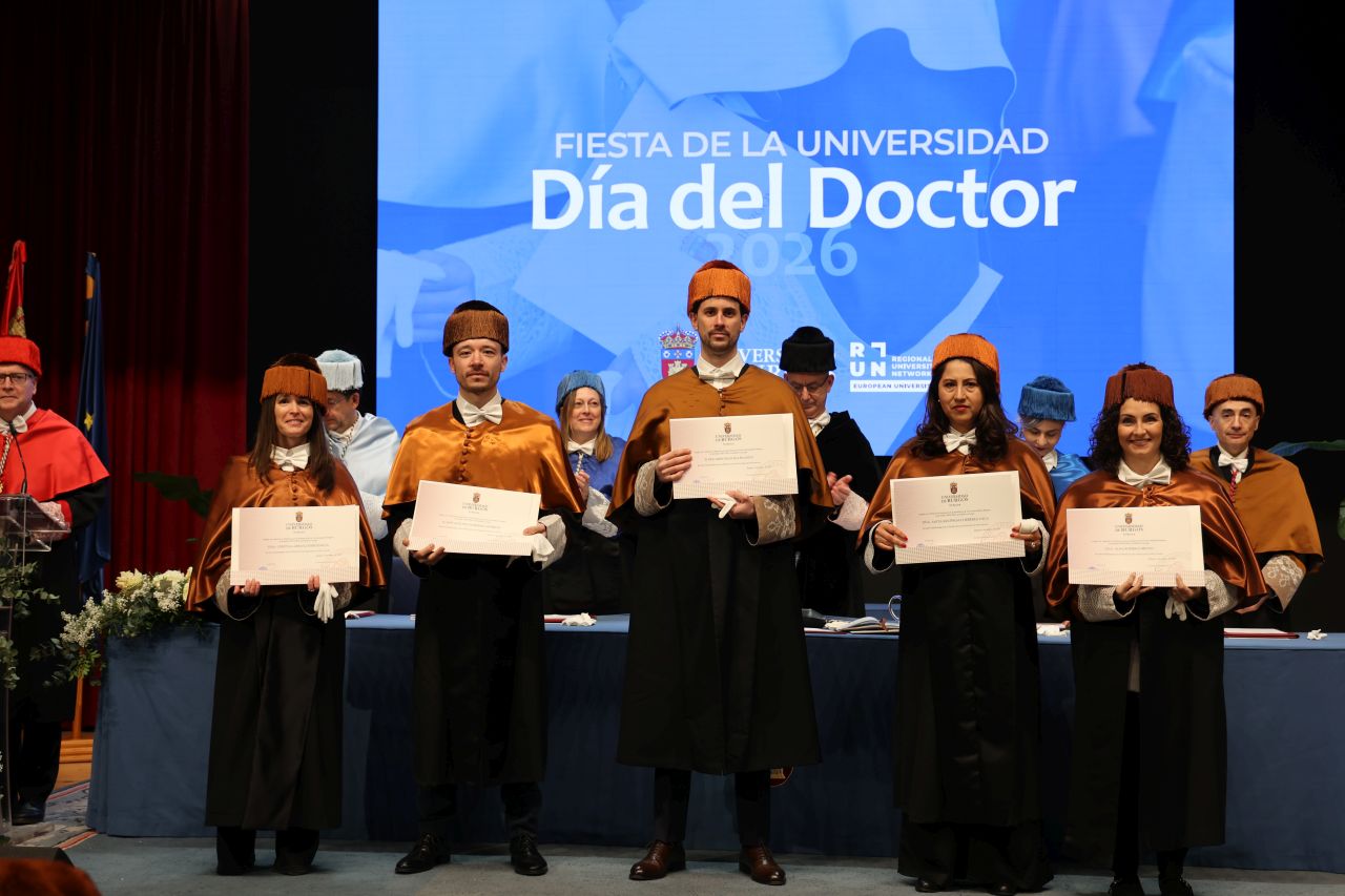 Dra. Cristina Arranz, Dr. José Antonio Barbero, Dr. Eduardo Bayona, Dra. Anita Krupskaia Herrera y Dra. Alba Rodrigo