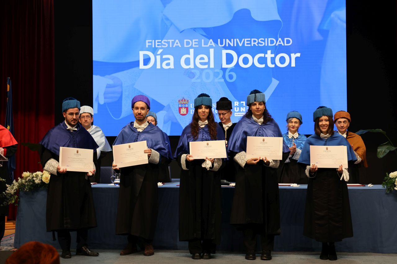 Dr. Daniel Alonso, Dr. Javier Gómez, Dra. Raquel Hernández, Dra. Fabiola Olmo y Dra. Andrea Revilla