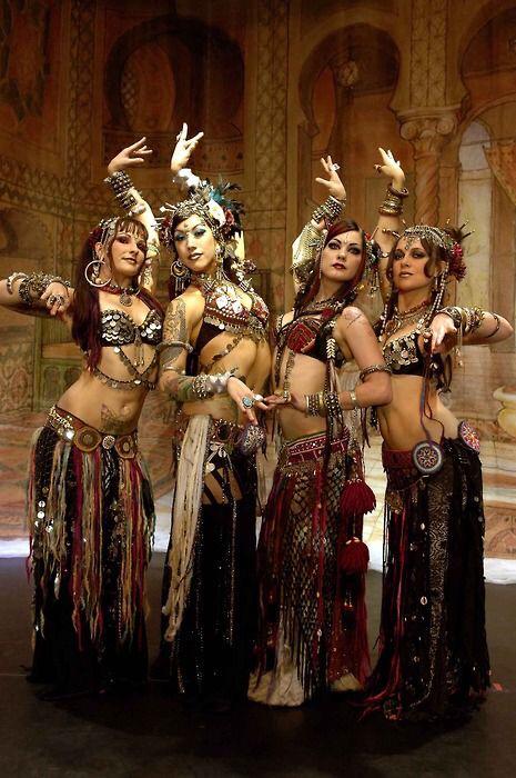 Qué es la danza del vientre tribal