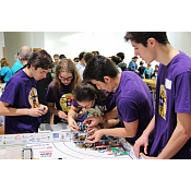 Participantes de El Pinarillo, Valladolid, en la First Lego League Burgos 2017