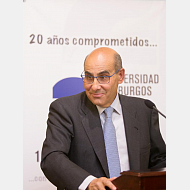 Luis Abril Pérez. Consejero de Telefónica Europa. Participo en el espacio UBU-ACTIVA.