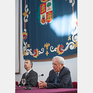 Rueda de prensa en el Aula Romeros momentos antes de la ceremonia de investidura