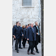 Las autoridades e invitados se dirigen a la Catedral de Burgos