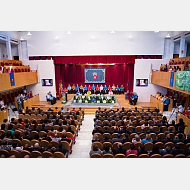 El Secretario General da lectura de la memoria académica del curso anterior.