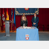 Dª NURIA BELLOSO MARTÍN Catedrática de Universidad, Facultad de Derecho, Área de Filosofía del Derecho.