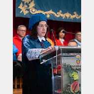 Dra. María Dolores Busto Núñez, madrina, momento de la Laudatio