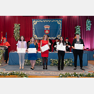 Doña Laura Armas, doña Belén Pacho, doña Cristina García, doña Noemí Santos y doña Kim Martínez